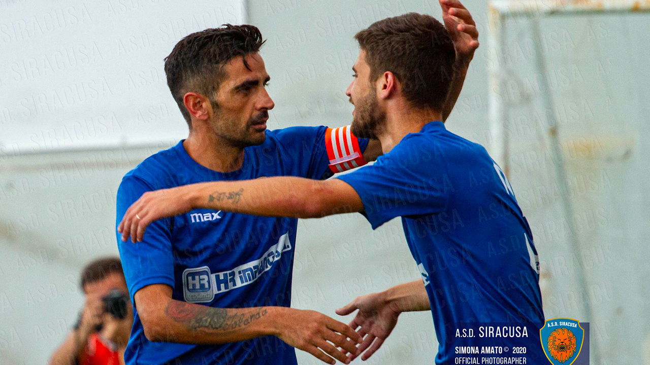 Emanuele Catania torna a vestirsi d’azzurro, terminerà la stagione con il Siracusa