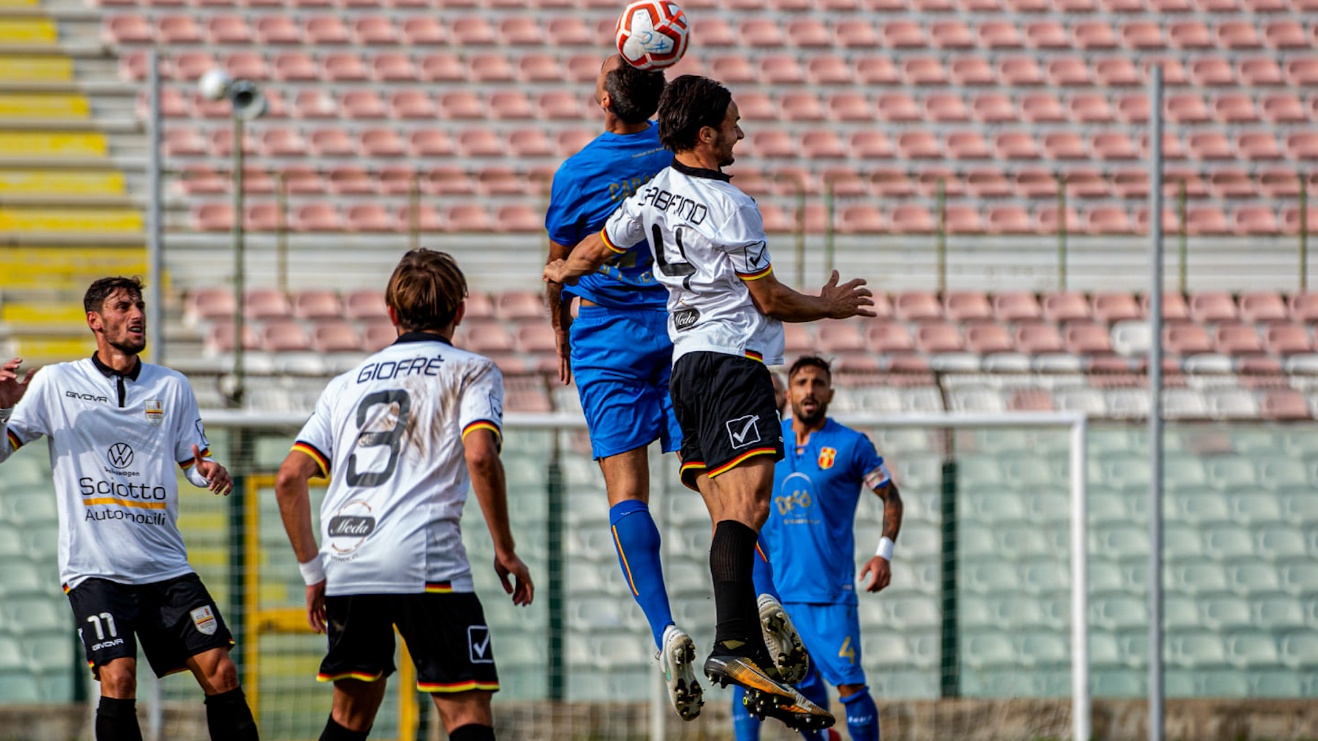 ACR – FC: alla ricerca (vana) di unità ed identità