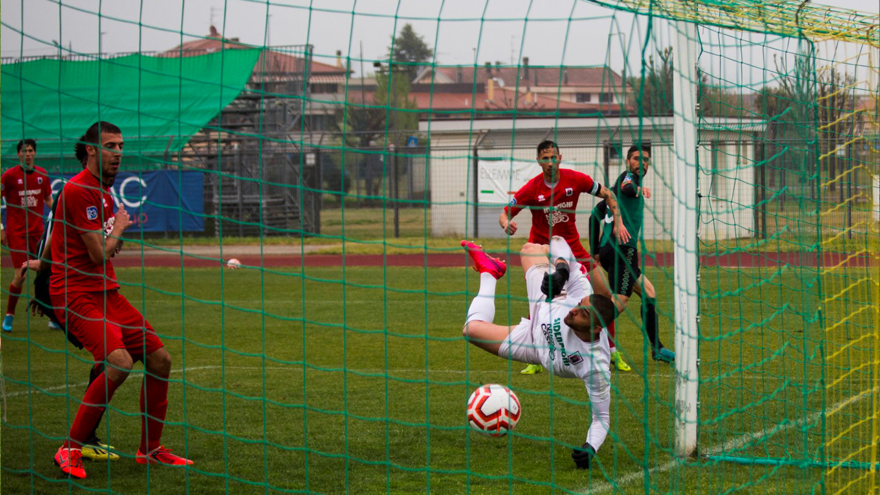 Aglianese, aggancio riuscito. Il Forlì cala il tris, per il Prato la notte è senza fine