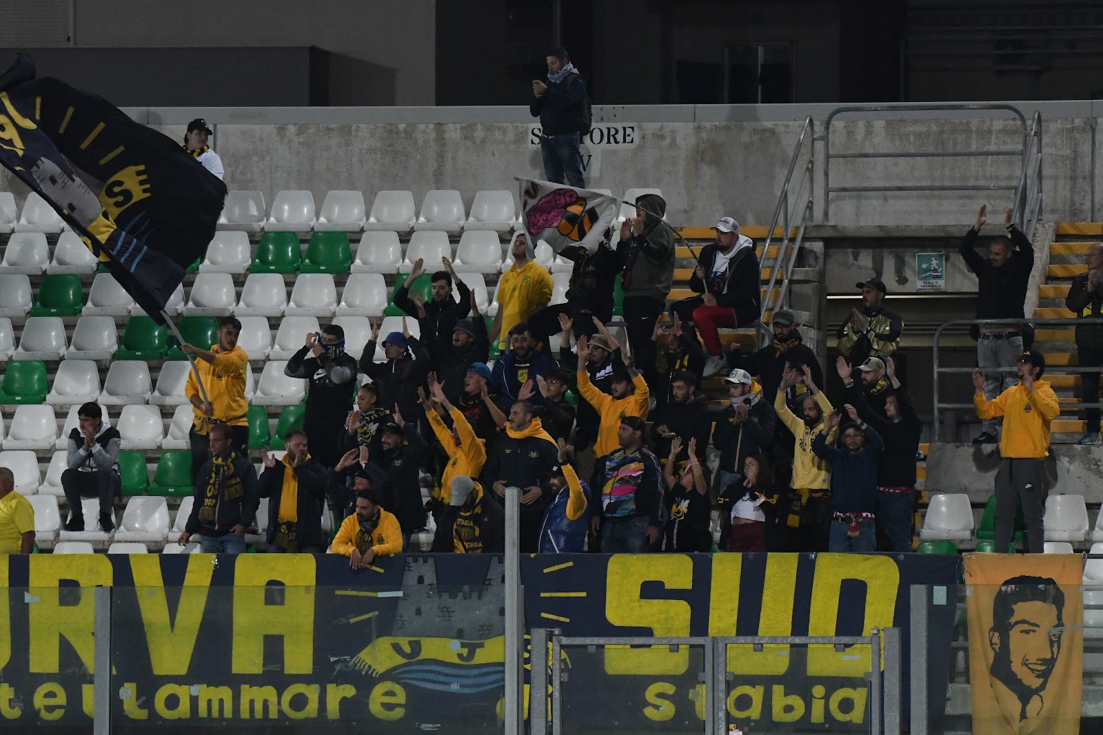 Messina, a Castellammare bisogna pungere le Vespe
