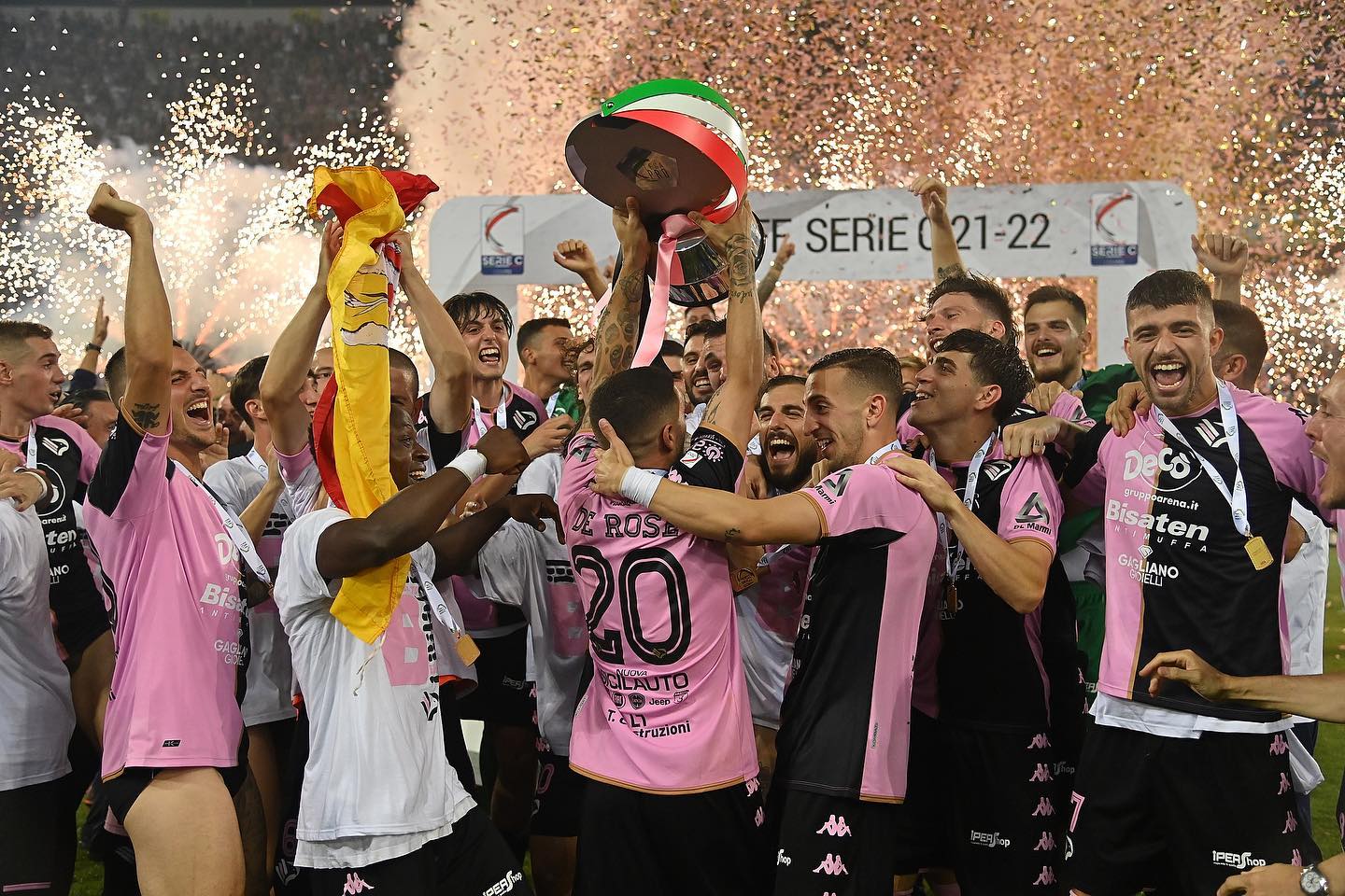 La Serie B riabbraccia la Sicilia: il Palermo corona il sogno promozione