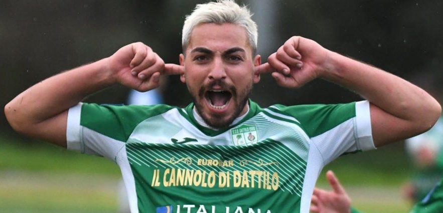 Licata Calcio piazza un doppio colpo in attacco: torna Vincenzo Manfrè, confermato il talento Leonardo Saito