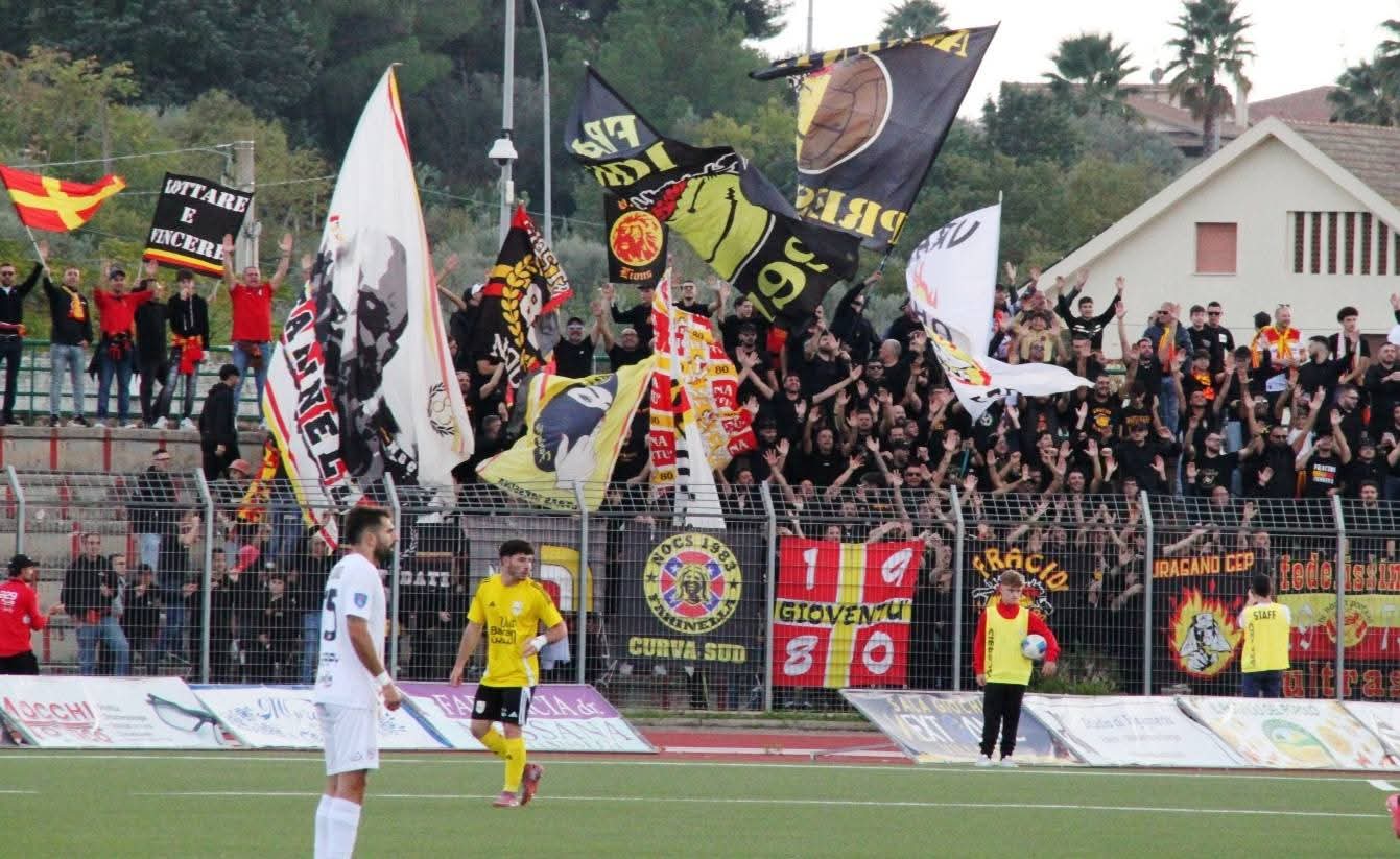 Messina, parola al campo: mister Romano ha bisogno e merita i rinforzi